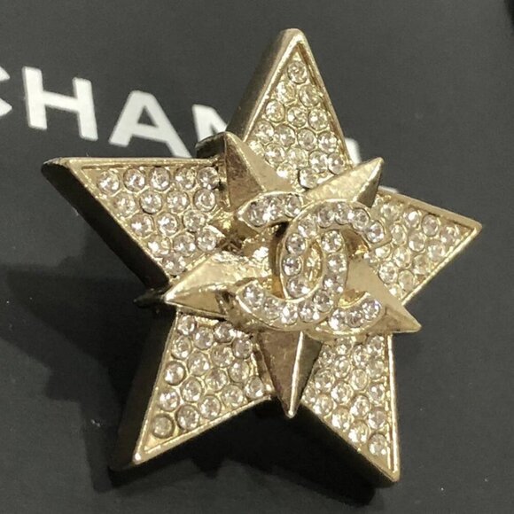 CHANEL CC Logo Double Star Rhinestone Brooch Gold Tone Pin A17C Auth w/Box D-j11 - Picture 3 of 16